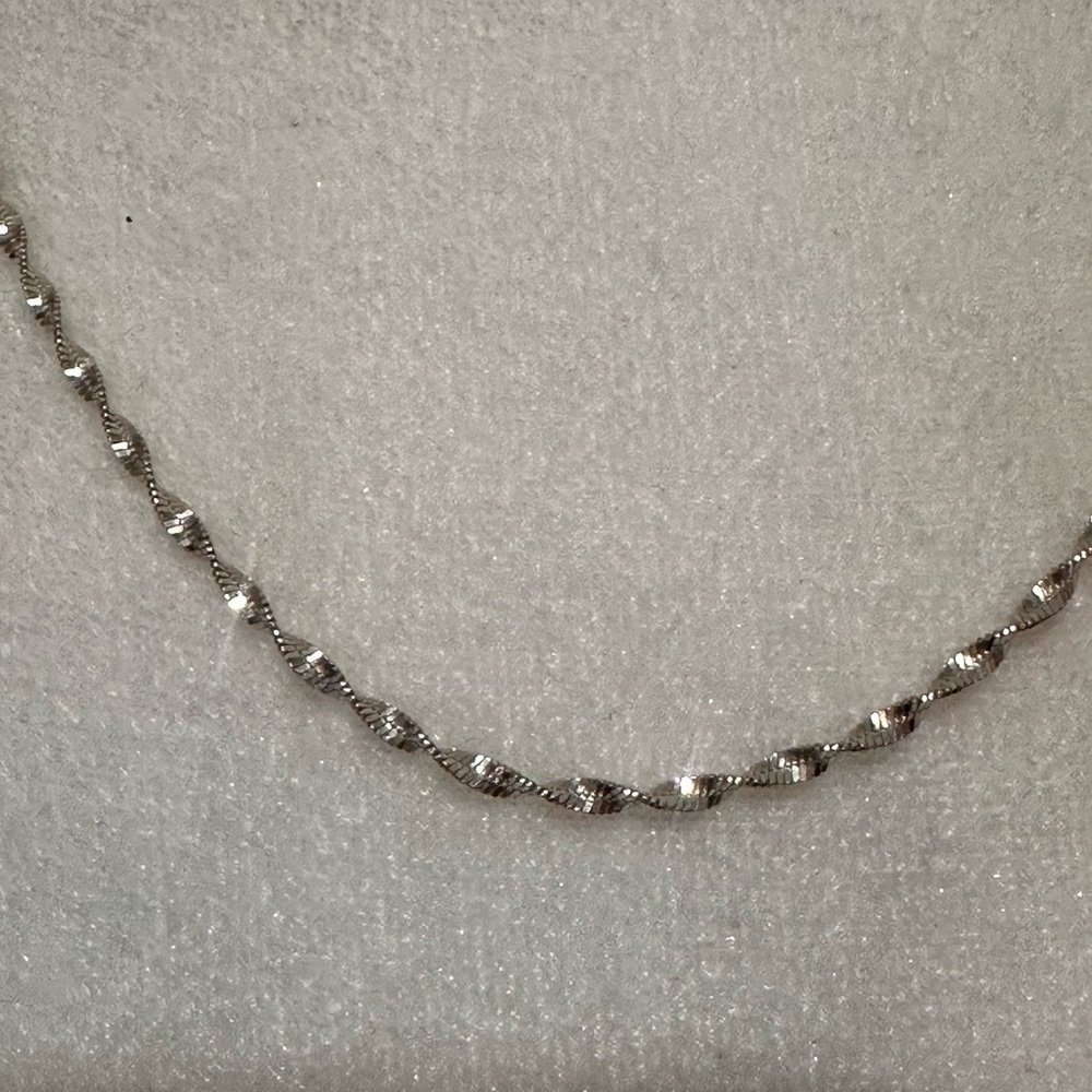 925 Elegant Silver Twisted Necklace